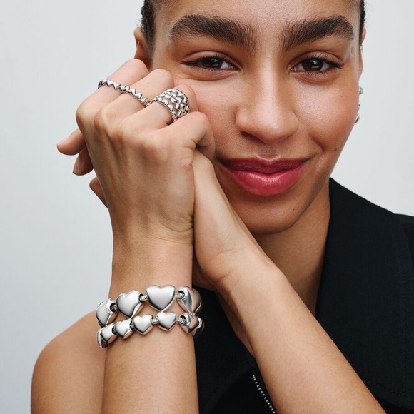 Pandora Silver Row of Hearts Ring - Picture 4 of 8